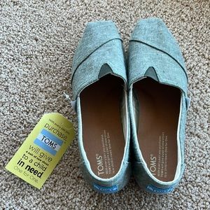 NWT - TOMS Wmn Classic size 8.5